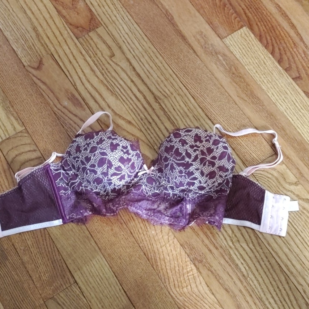 VS‎ bra